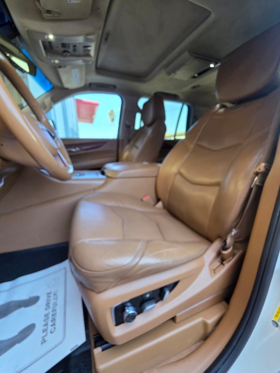 2016 Cadillac Escalade Image 9