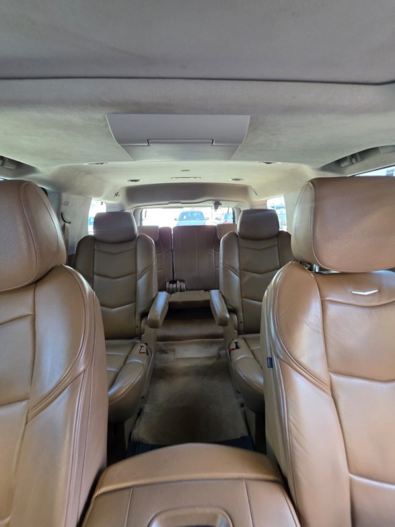 2016 Cadillac Escalade Image 11