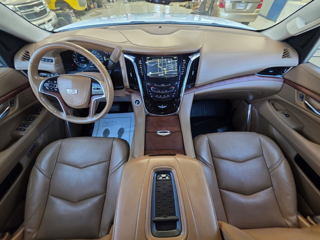 2016 Cadillac Escalade Image 13