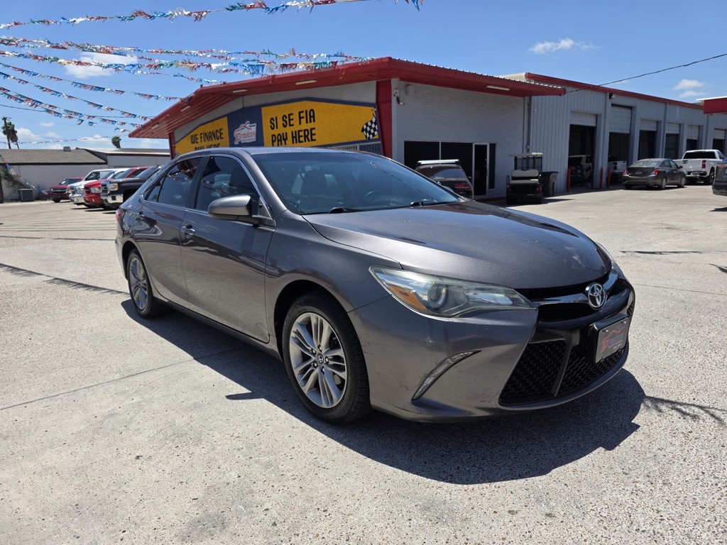 2017 Toyota Camry Image 3