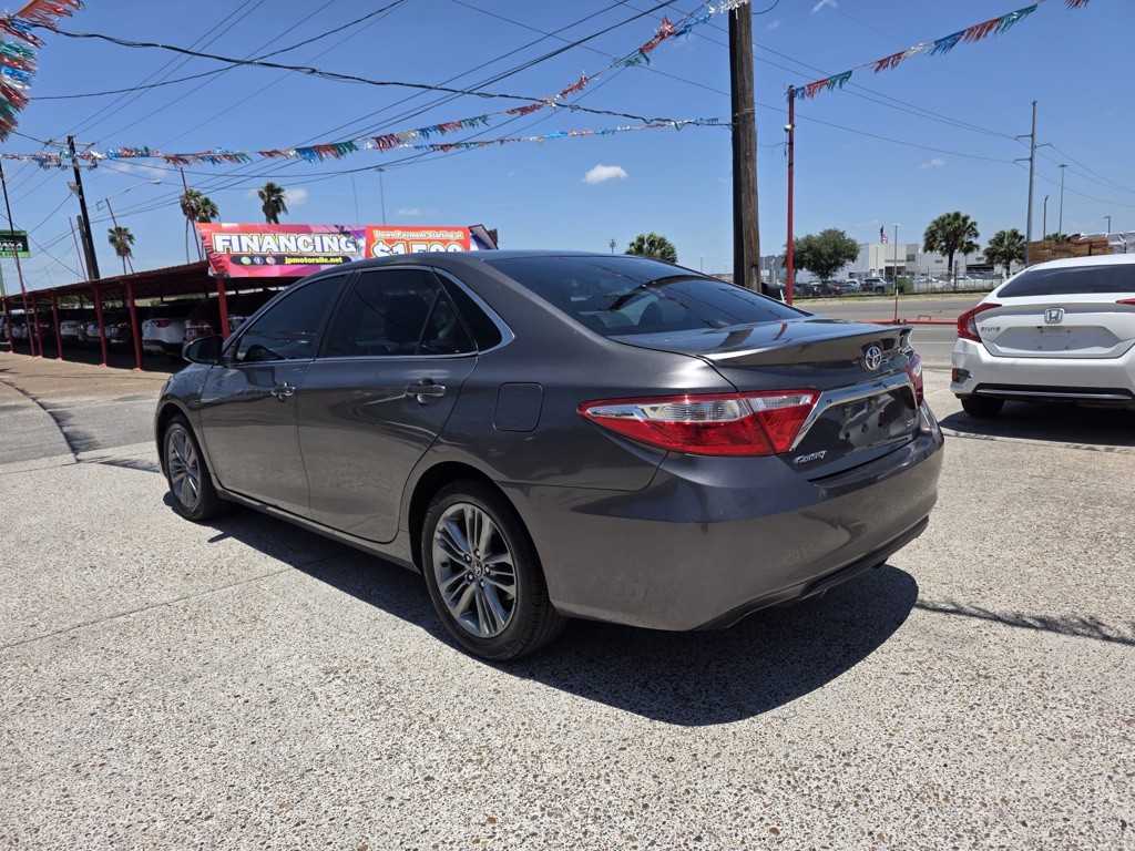 2017 Toyota Camry Image 4
