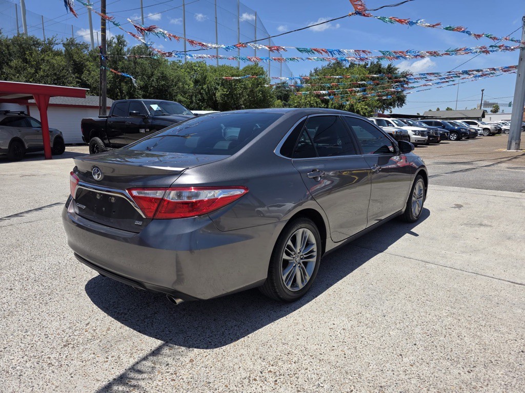 2017 Toyota Camry Image 6