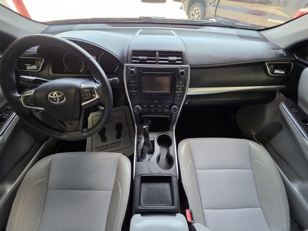 2017 Toyota Camry Image 9