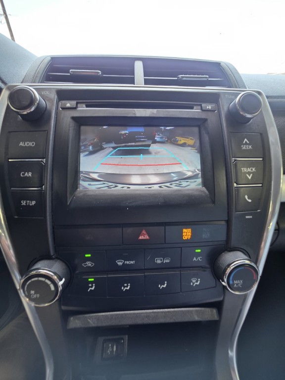 2017 Toyota Camry Image 12