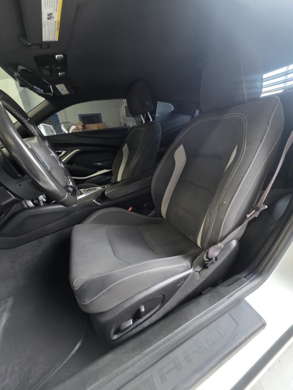 2017 Chevrolet Camaro Image 21