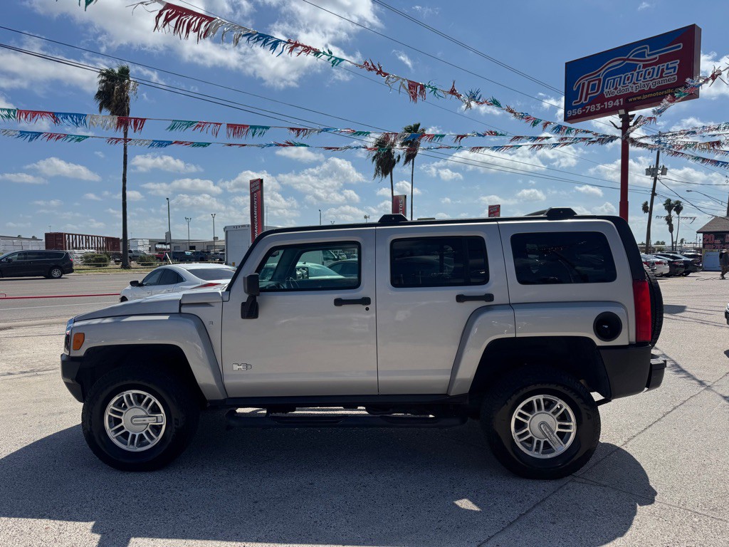 2006 HUMMER H3 Image 2