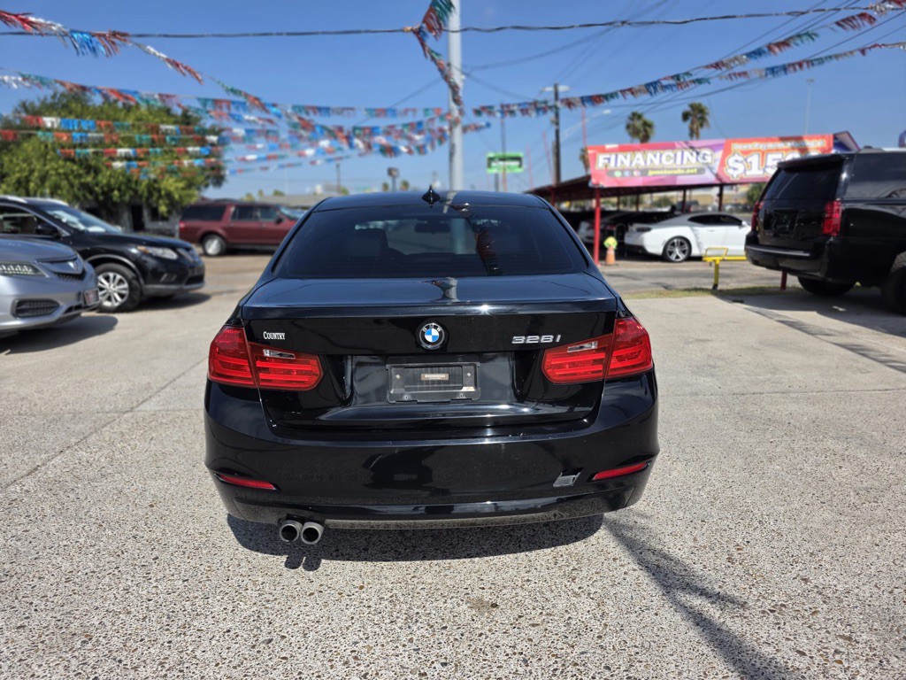 2015 BMW 3 Series Image 8