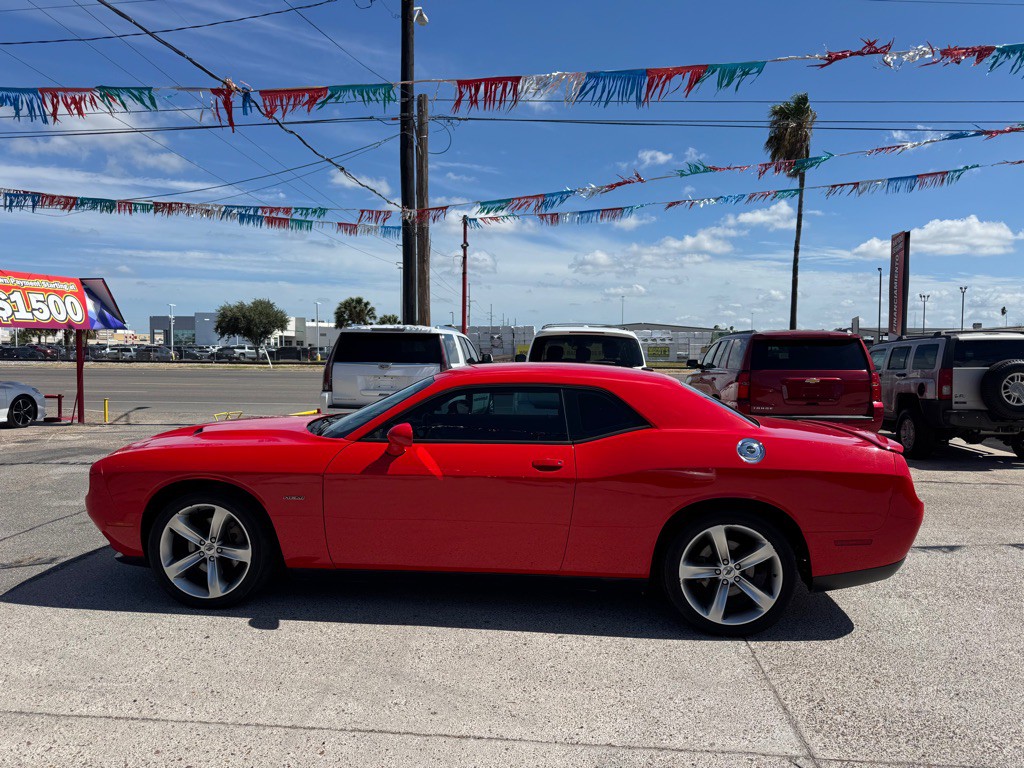 2017 Dodge Challenger Image 2