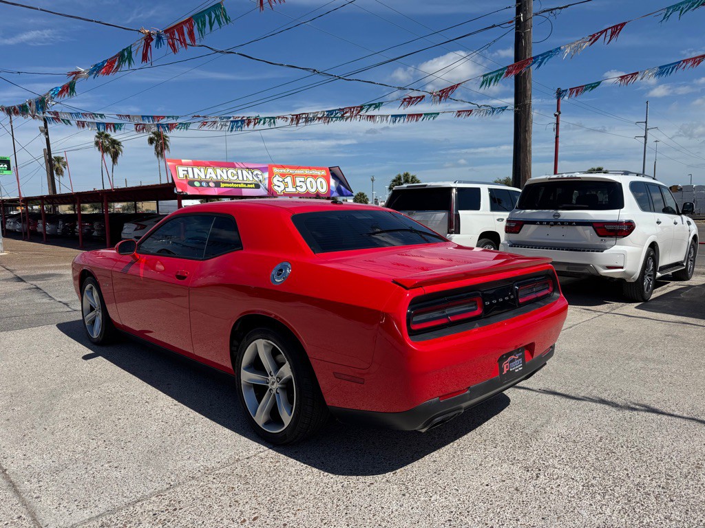 2017 Dodge Challenger Image 4
