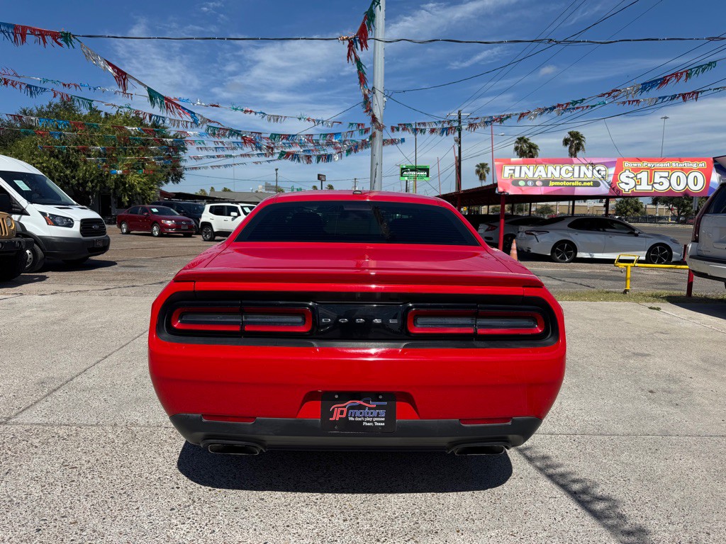 2017 Dodge Challenger Image 8