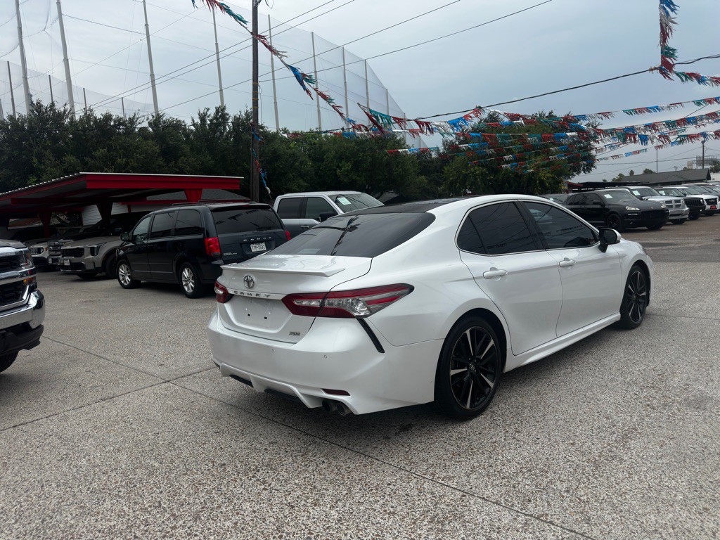 2018 Toyota Camry Image 4