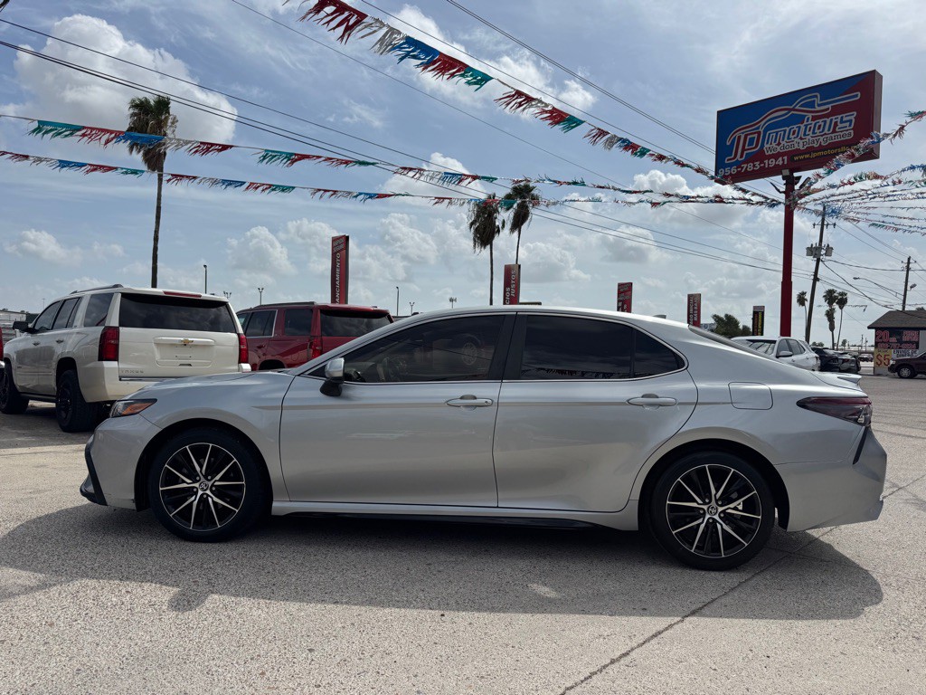 2021 Toyota Camry Image 2