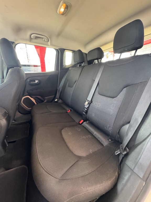 2016 Jeep Renegade Image 11
