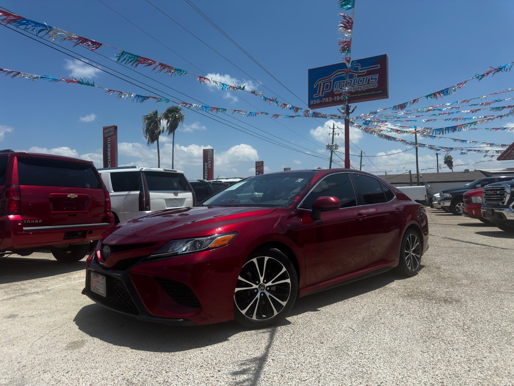 2018 Toyota Camry Image 1