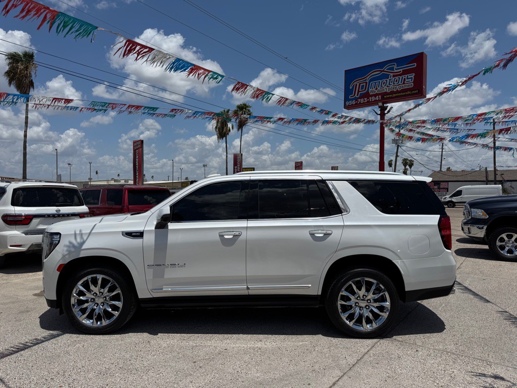 2022 GMC Yukon Image 2