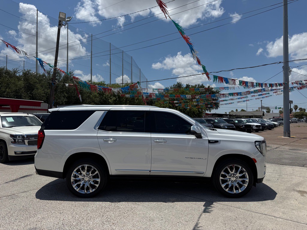 2022 GMC Yukon Image 3