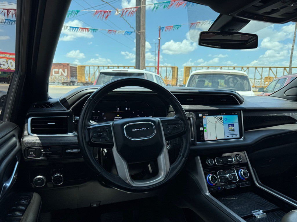 2022 GMC Yukon Image 12