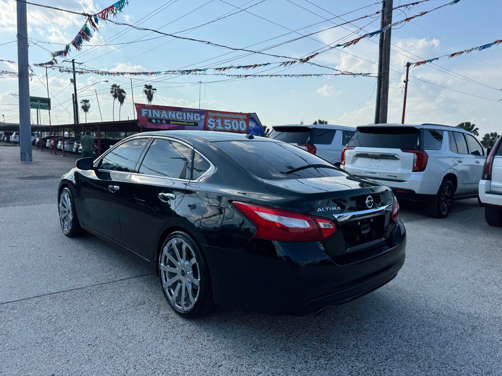 2017 Nissan Altima Image 5