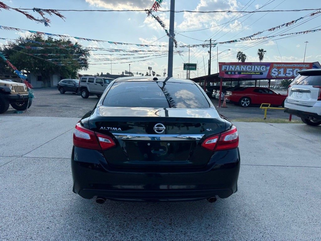 2017 Nissan Altima Image 8
