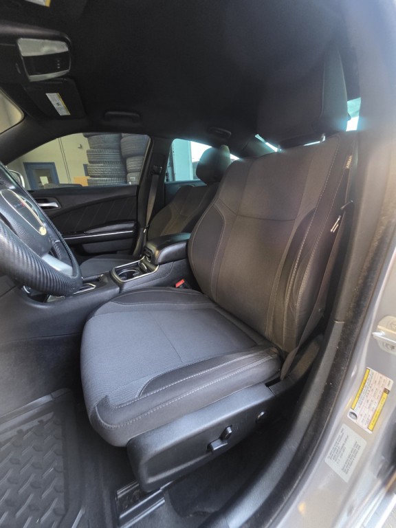 2015 Dodge Charger Image 9