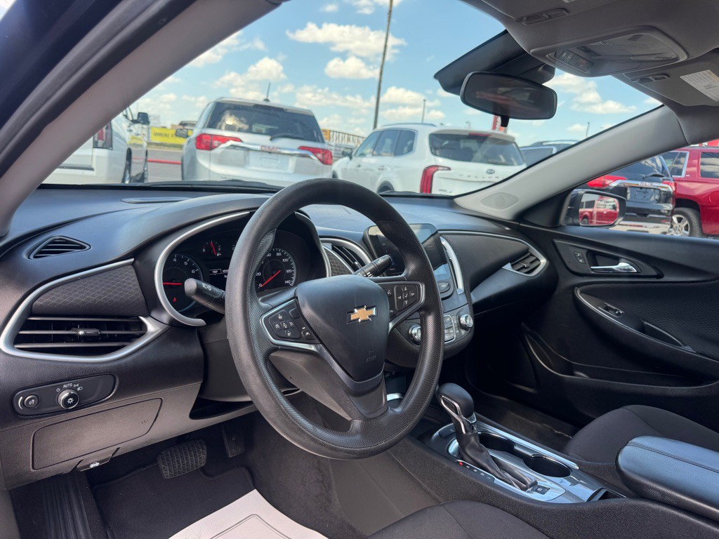 2023 Chevrolet Malibu Image 9