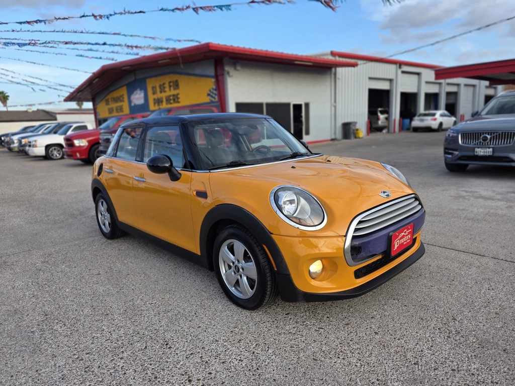 2015 MINI Cooper Image 17