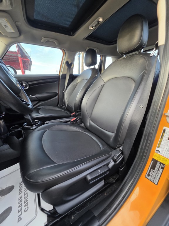2015 MINI Cooper Image 20