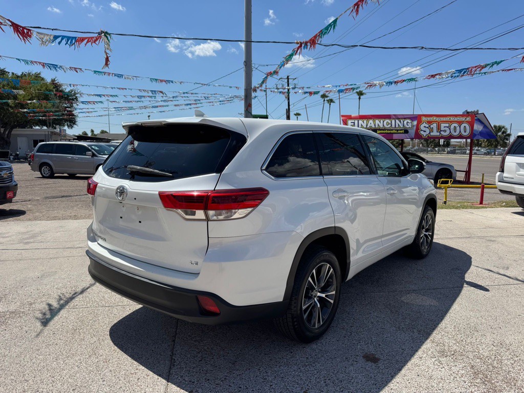 2017 Toyota Highlander Image 4