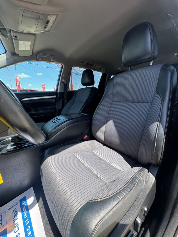 2017 Toyota Highlander Image 9