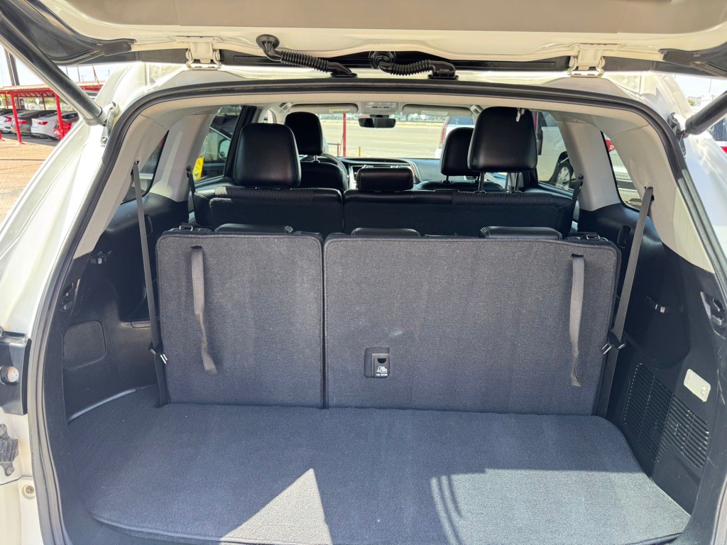 2017 Toyota Highlander Image 12