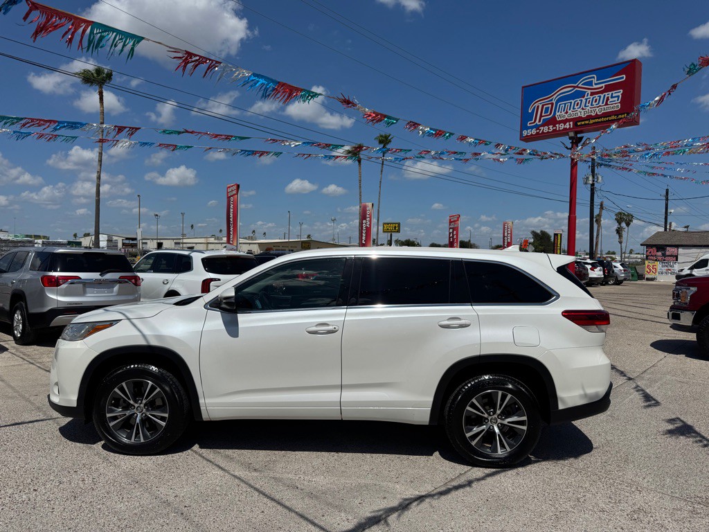 2017 Toyota Highlander Image 14