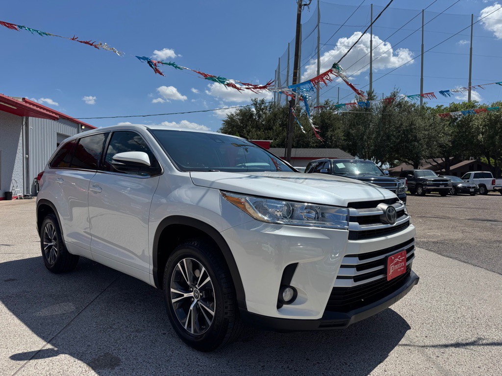 2017 Toyota Highlander Image 18
