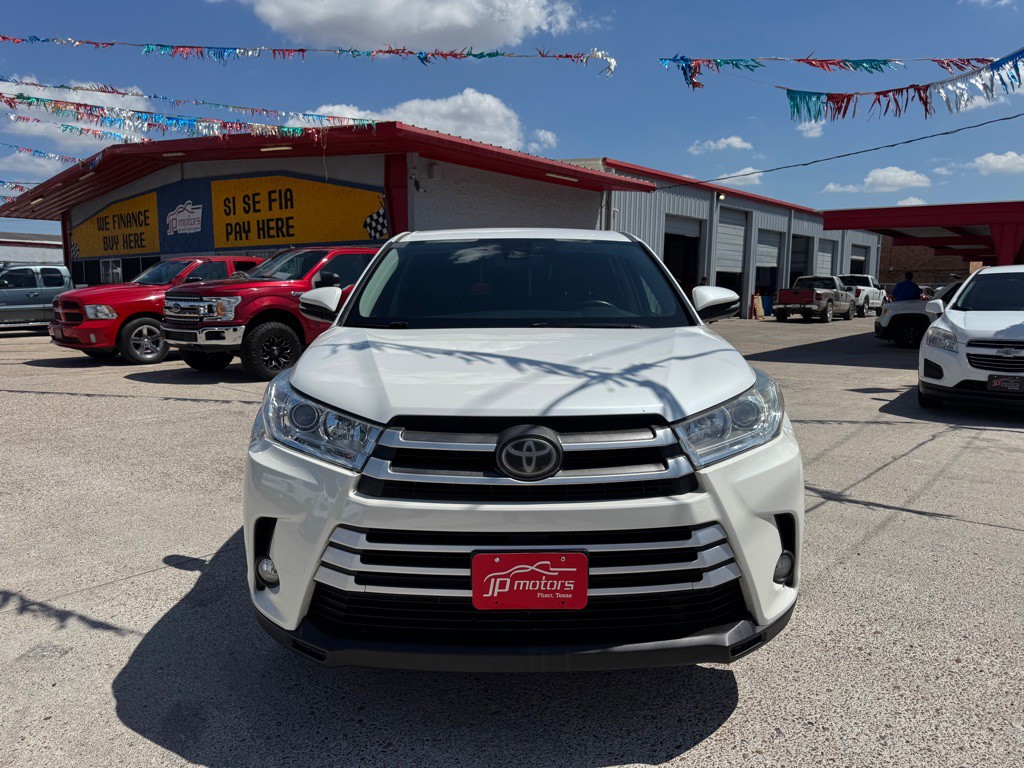 2017 Toyota Highlander Image 21