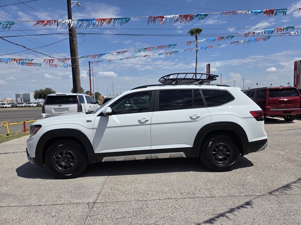 2021 Volkswagen Atlas Image 2
