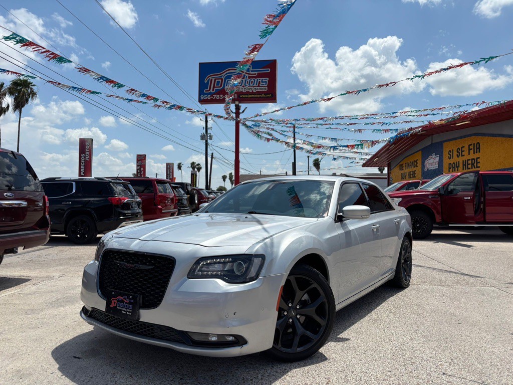 2021 Chrysler 300 Image 1