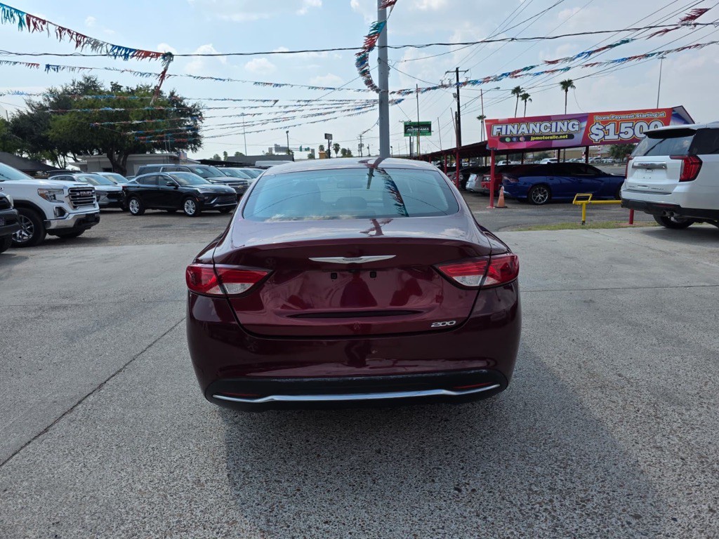 2016 Chrysler 200 Image 8