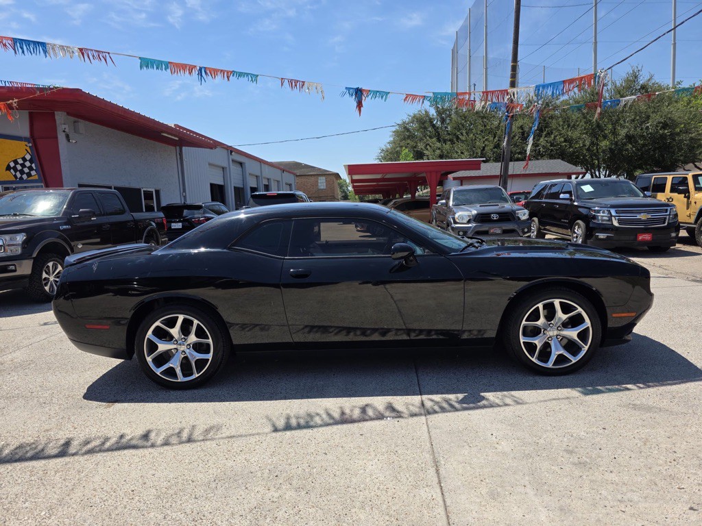 2016 Dodge Challenger Image 2