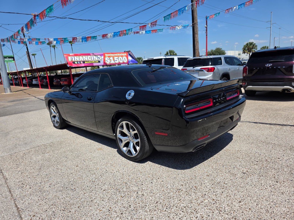 2016 Dodge Challenger Image 17