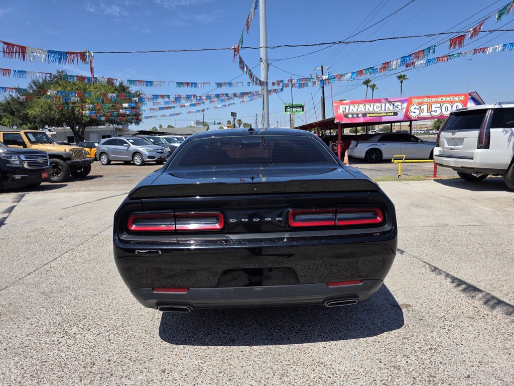 2016 Dodge Challenger Image 19