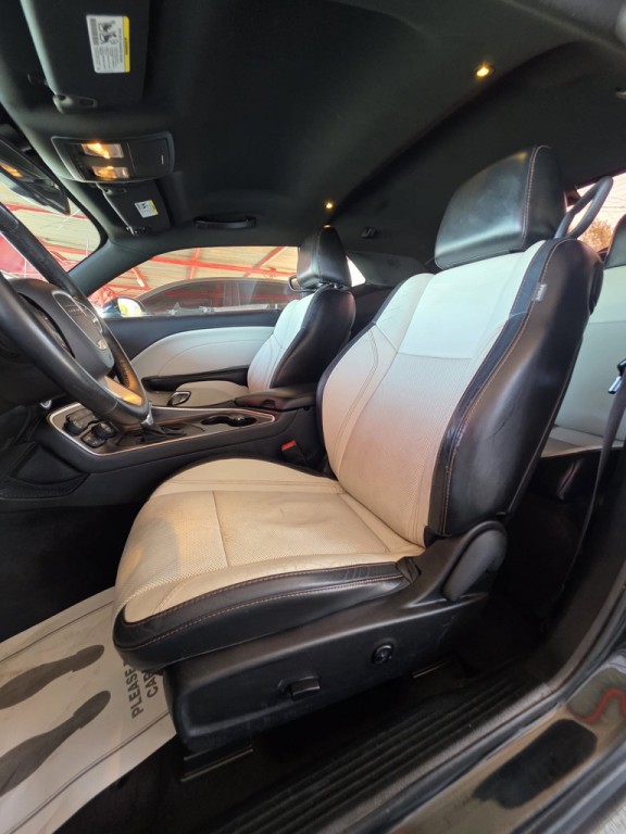 2016 Dodge Challenger Image 20