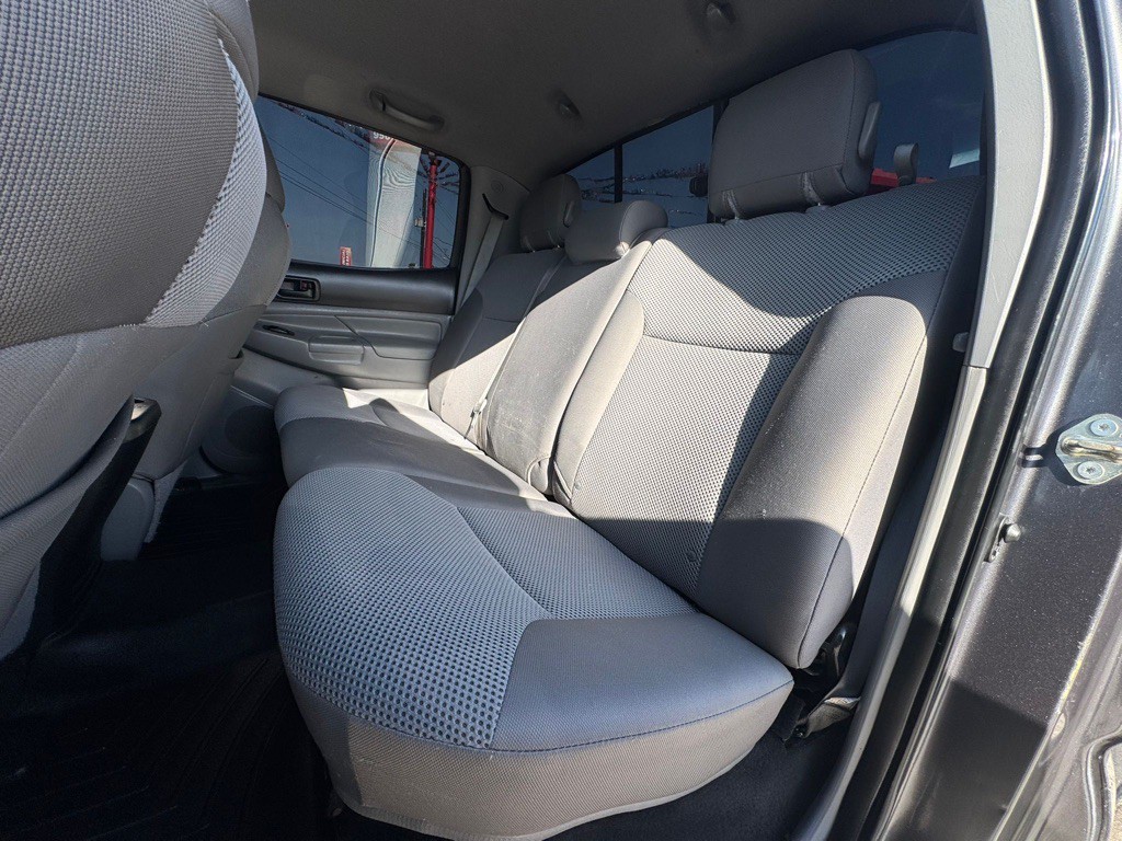 2014 Toyota Tacoma Image 21