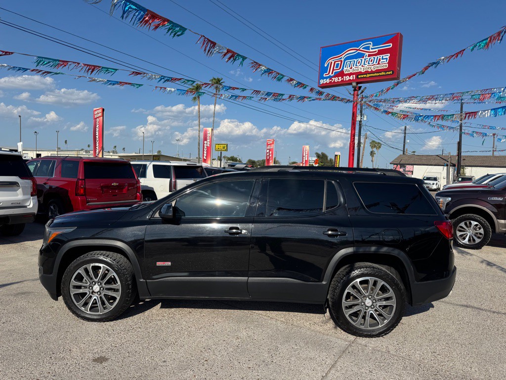 2017 GMC Acadia Image 2