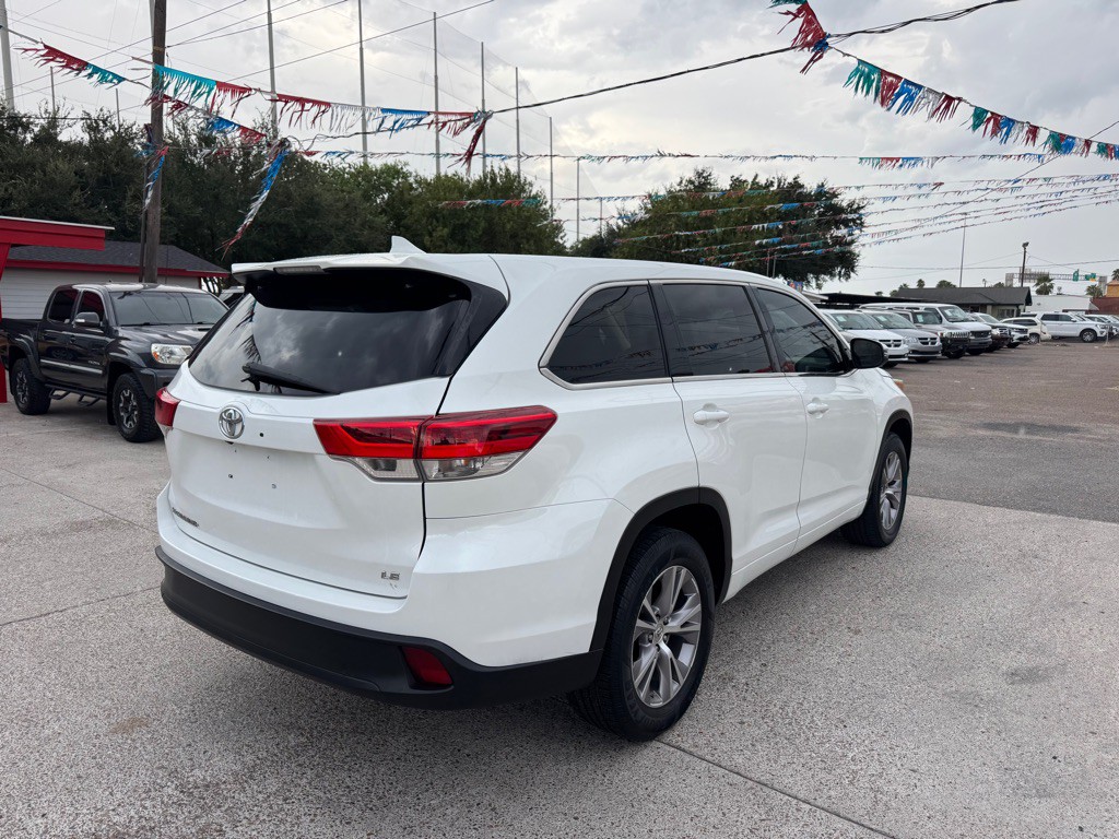 2015 Toyota Highlander Image 6