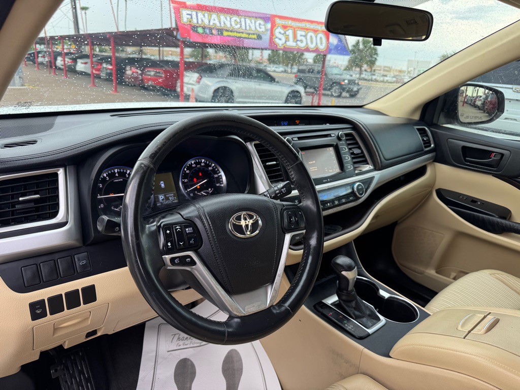 2015 Toyota Highlander Image 9