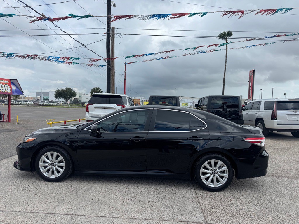 2018 Toyota Camry Image 2
