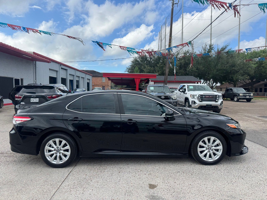 2018 Toyota Camry Image 3