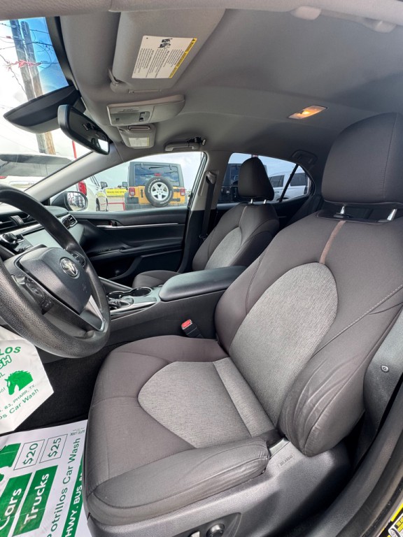 2018 Toyota Camry Image 10