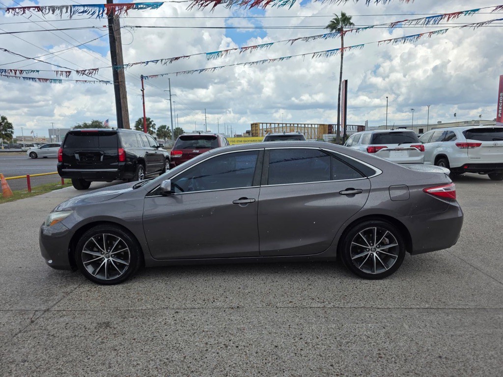 2015 Toyota Camry Image 2