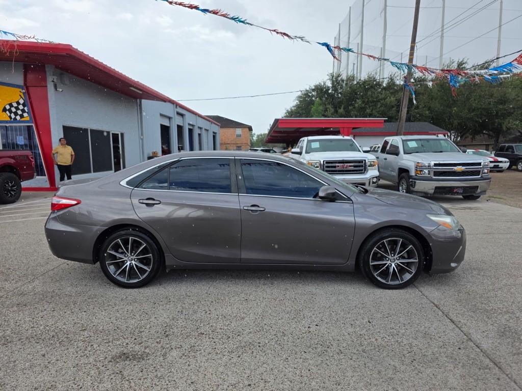 2015 Toyota Camry Image 5