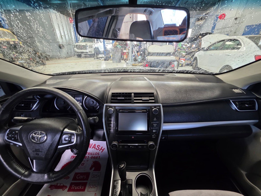 2015 Toyota Camry Image 11